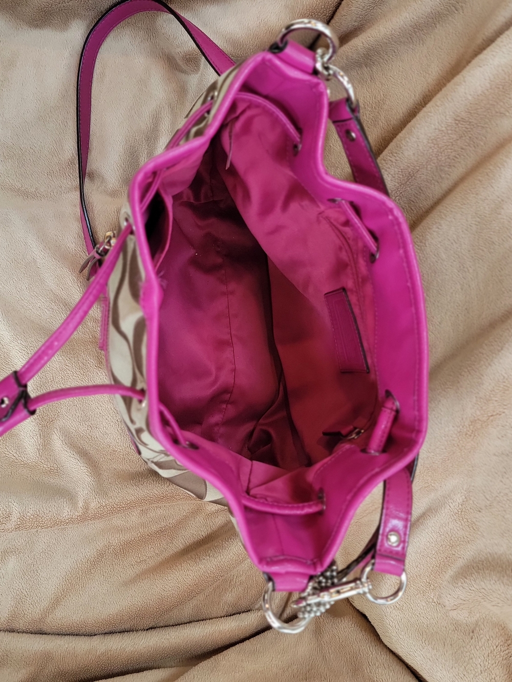 Coach Signature Drawstring Bucket Bag in Beige and Pink - Picture 3 of 7